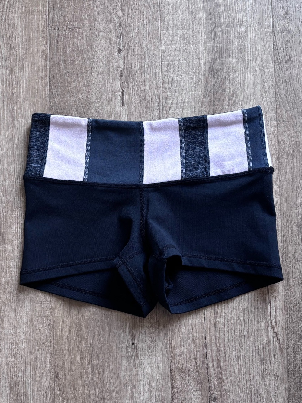 Lululemon Boogie Short 2” W/ Patterned Waistband